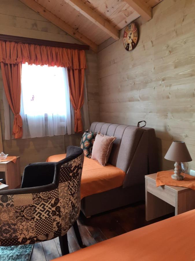 Mali Raj Apartmani Cetinje Exterior foto