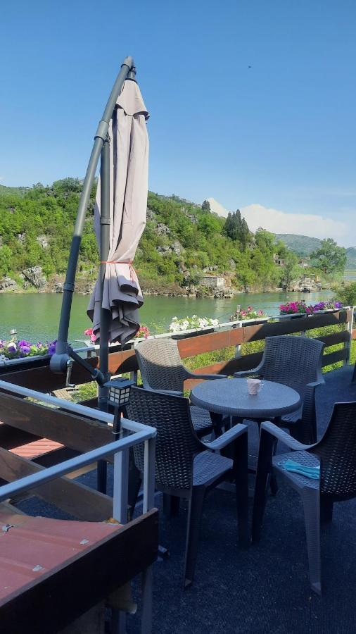 Mali Raj Apartmani Cetinje Exterior foto
